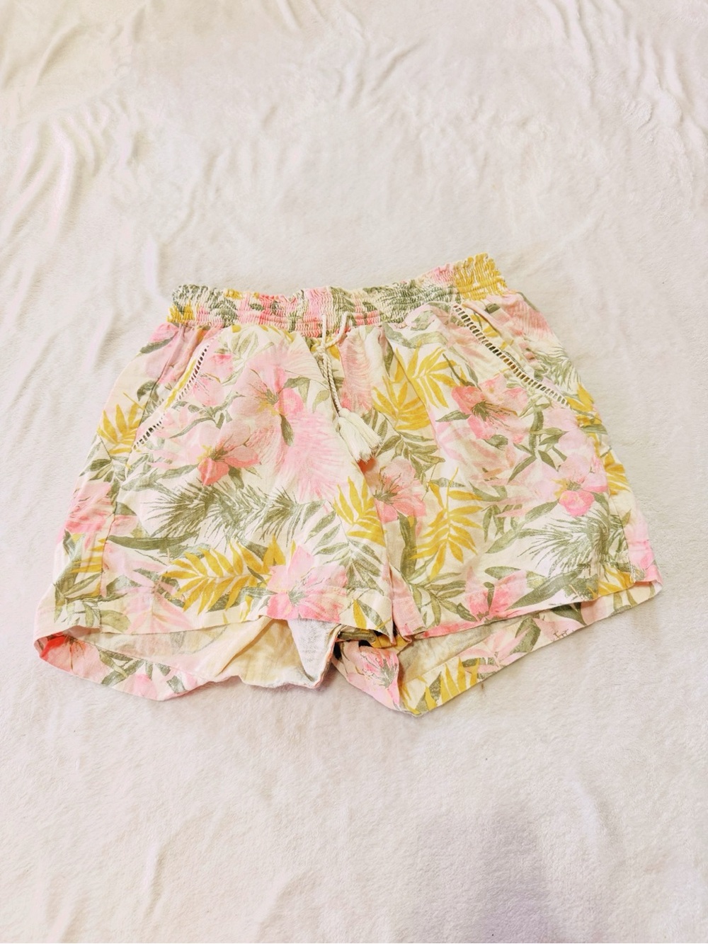 Tropical Floral Elastic-Waist Women's Shorts - Pink